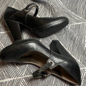 a.n.a .    ankle strap black pumps